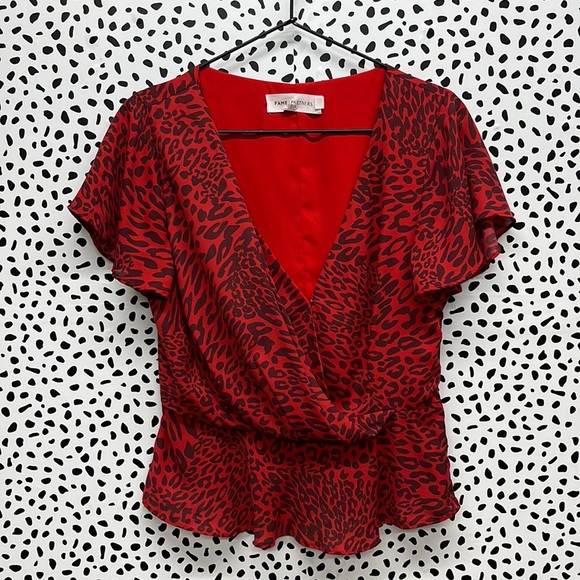 Fame & Partners Laura Top - Picture 2 of 9